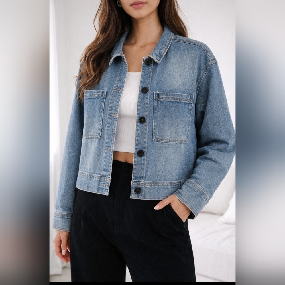 Denim Classic Streetwear, MediumWash Frayed Denim Jean Jacket Sz L Festival Boho